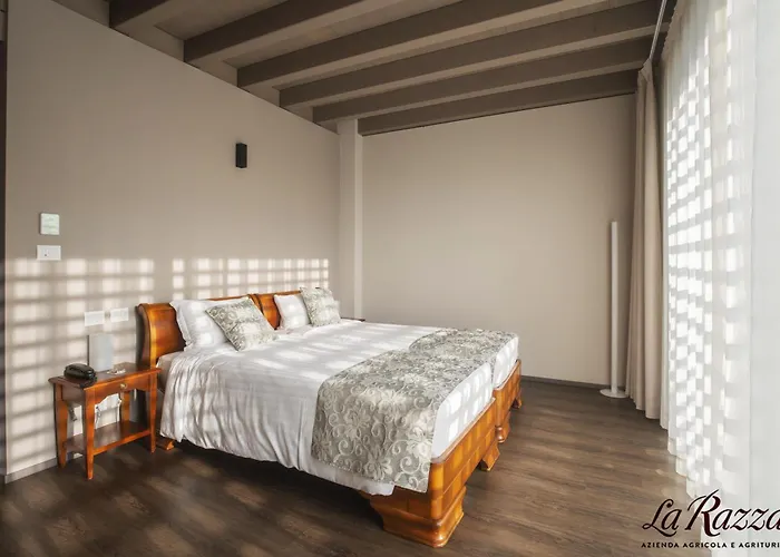 Agriturismo La Razza Farm stay *